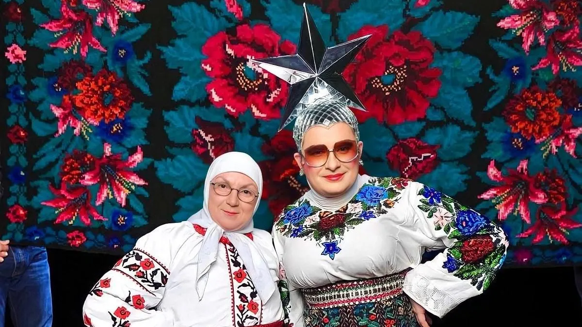 «Чекаємо нових ідіотів на нашому шляху»: мама Сердючки в промовистих окулярах звернулася до хейтерів