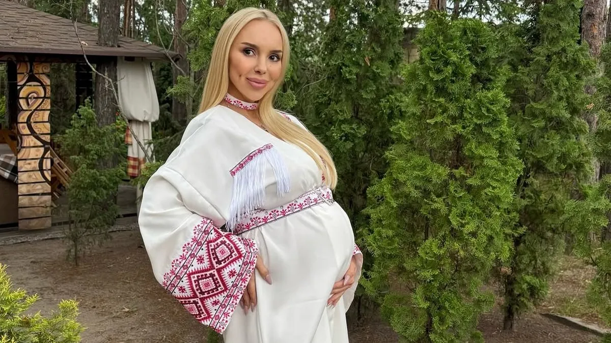 «Для мене – це велике щастя»: вагітна співачка СолоХа повідомила радісну новину – стала частиною таїнства