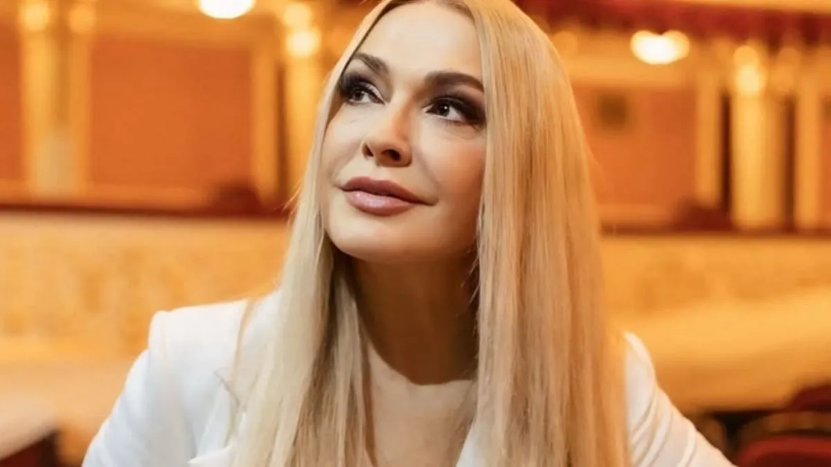З надувним матрацом в автобусі: Ольга Сумська показала відео оригінального відпочинку під час гастролів