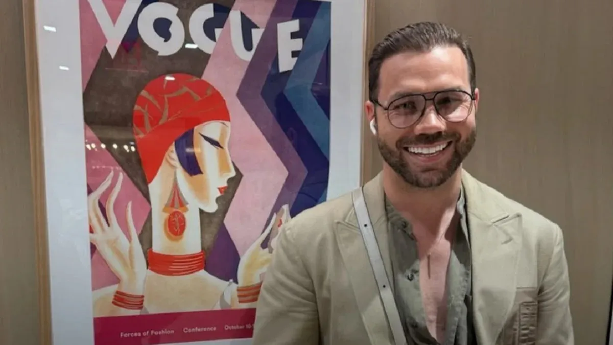 Лонгсліви та блузи: Андре Тан назвав топ-5 наймодніших верхів весни-2026