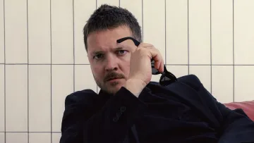 «Ікра, просекко, басейни... Щоб що?»: музикант Женя Галич розкритикував розкішний відпочинок колег у Буковелі