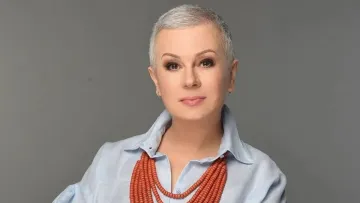 «Вперта віра, що за хмарами буде сонце»: Алла Мазур показала недавнє фото у свій 61-й день народження