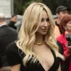 Лобода в спокусливому образі відвідала Париж: на якому fashion-заході перебувала співачка