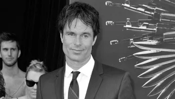 Помер Патрік Малдун: зірці серіалу «Район Мелроуз» та бойовика «Зоряний десант» було 57 років