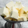 Здоров'я та смак: 4 продукти, які ефективно замінять вершкове масло у будь-якій страві - експертні поради