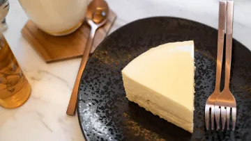 «Поки чизкейк не розлучить нас»: 25 років шлюбу завершилися через торт - деталі життєвої історії