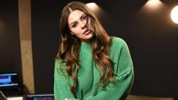 «Мої»: вокалістка гурту KAZKA Олександра Заріцька поділилася зворушливим відео з домашніми улюбленцями