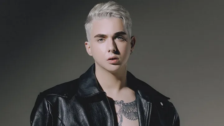 «10 років карʼєри, служінню людям та мистецтву»: MELOVIN поділився спогадом та нарвався на хейт у соцмережах