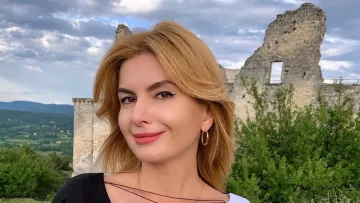 «Я ще й досі відновлююсь»: Інна Шевченко поділилась деталями непростого періоду після пологів у 47 років