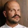 «До 40 років мої водійські права припадали пилом»: шеф-кухар Ярославський розповів про своє ставлення до авто
