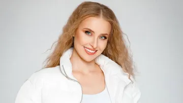 «Не знаю, де взяти стільки сил»: Анна Сагайдачна оголосила про третю вагітність через рік після пологів