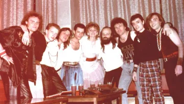 «Купив дві турецькі шкіряні куртки»: Сергій Кузнєцов з «Фрістайлу» розповів, як витрачав шалені гонорари в 90-х