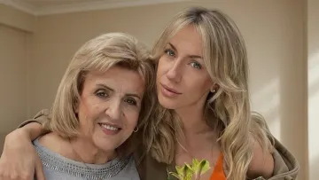 Леся Нікітюк показала фото мами‑іменинниці: як зірка розчулила мережу привітанням