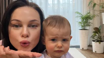 «L.O.V.E. для гарного настрою»: Юлія Сахневич із донькою склали слово у кумедному відео