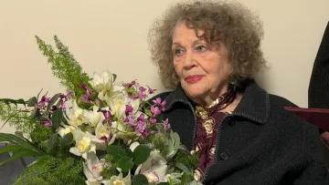 Вакарчук, Джамала, Ада Роговцева, Портников: нардеп показав, як святкували іменини Ліни Костенко 