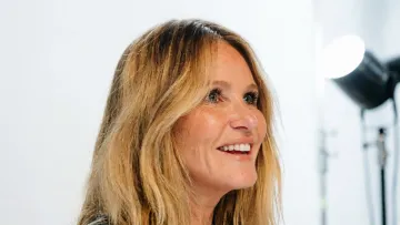 Тіло, як у 30: зірка «Бетмен і Робін» та «Друзі» показала струнку фігуру в рекламі Bond