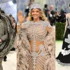 Мода як мистецтво: яскраві образи зіркових гостей Met Gala 2026, які вже стали історією