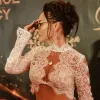 «Просто кайфую»: Анна Саліванчук у прозорому мереживі та з глибоким декольте викликала фурор на премії у Києві