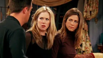 Зірка серіалу «‎Друзі» та колишня Бреда Пітта потрапила у лікарню: «‎Вона у важкому стані»