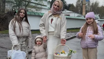«Більше світла, тепла і надії»: Лілія Ребрик поділилася родинними кадрами святкування Великодня