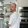 З крем-сиром та вишнями: Михайло Кацурін показав простий рецепт сінабонів