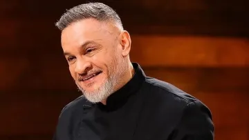 Швидко та просто: Ектор Хіменес-Браво поділився рецептом рулету з кабачків