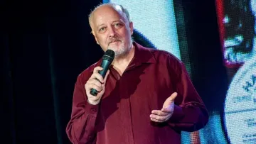 «Все розбомбили‎»: відомий український співак розповів про втрату будинку, який власноруч збудував