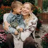 «Тепла осінь, сповнена надією»: дружина Віктора Павліка показала рідкісні та ніжні фото з сином