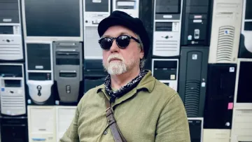 «Дві собаки гавкають на місяць»: Семен Горов розклав карти Таро, щоб дізнатися, коли закінчиться війна