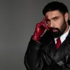 Гаряче топлес-фото від Віталія Козловського: співак чесно показав свій сталевий прес у дзеркалі