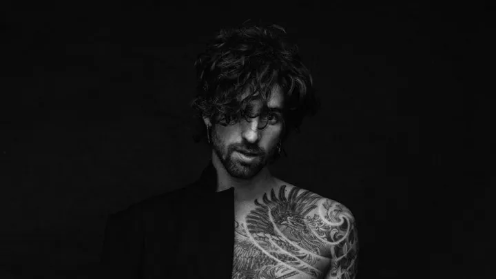 «Еротика «чіпляє», бо це все ще виклик‎»: Дантес розповів про відверті сцени в фільмі «‎Всі відтінки спокуси»