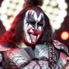 Фронтмен гурту Kiss Джин Сіммонс потрапив в ДТП: як зараз почувається жива легенда хеві-металу — деталі