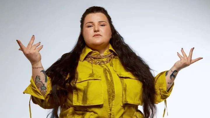 «Чия б корова мукала»: Alyona Alyona несподівано різко відповіла військовому, який розкритикував Меловіна