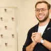 Що можна позичити жінкам із чоловічого гардеробу? Андре Тан порадив трендові речі 2025 року