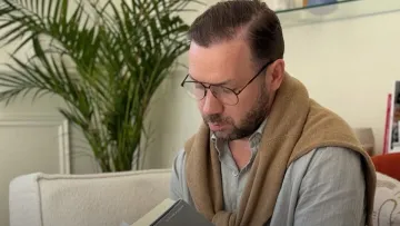Андре Тан святкує день народження: український дизайнер під час війни працює у Франції