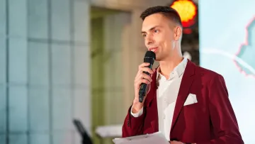 «Великоднє диво»: відомий український ведучий втретє став батьком – на подію відреагували зірки шоу-бізнесу