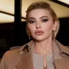 «Осінь, може ти ще трохи почекаєш?»: Анна Буткевич вразила своїм стильним образом