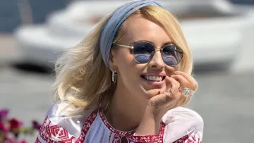 Вода з лимоном, йога та прогулянки: співачка Астрая поділилася секретами стрункої фігури та бадьорого настрою