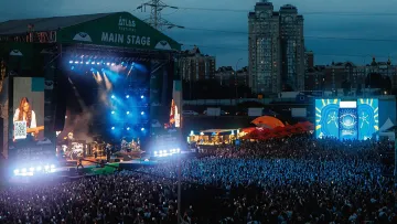 Люди стояли годинами: чому другий день Atals Festival стартував з кілометрових черг — шокуюче відео