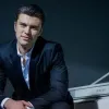 Піаніст Євген Хмара здивував виконанням пісні «Як тебе не любити, Києве мій»: у мережі відреагували 