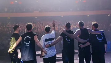 Гурт «‎Без обмежень» зіграв 16 концертів в США та Канаді: музиканти зібрали вражаючу суму на потреби ЗСУ