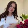 «Почалася справжня жесть»: блогерка Аня Бузінська стала мамою – фото з полового будинку