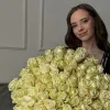 «Працює в серйозній компанії»: відома акторка нарешті розповіла про особисте життя