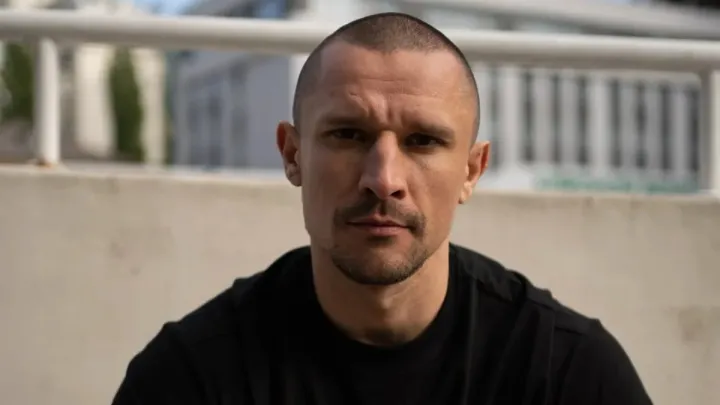 Дрифтив на новому Рейндж Ровері: Тарас Цимбалюк потрапив в аварію цієї ночі