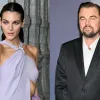 Молода обраниця Ді Капріо з'явилася на публіці у відвертому вбранні: як виглядає дівчина легенди Голлівуду