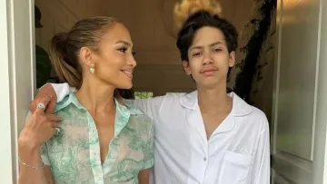 «Хтось, дайте йому чизбургер»: сина Дженніфер Лопес розкритикували через надто худі ноги