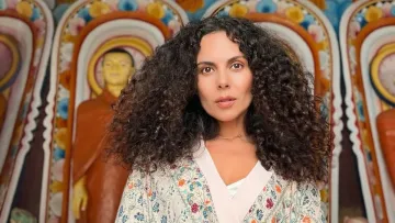 «Без жодних масок»: Каменських іспанською анонсувала серію відвертих прямих ефірів