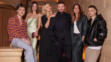 «Пишаємось тобою»: як Девід Бекхем підтримав свою дружину Вікторію на показі в Парижі 