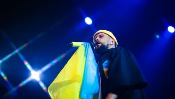 Ритмолову країни 40 років: історія успіху Монатіка від перших хітів до світового визнання