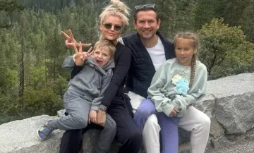 «Подорож на весняні канікули»: Дмитро Ступка показав сімейну ідилію у США